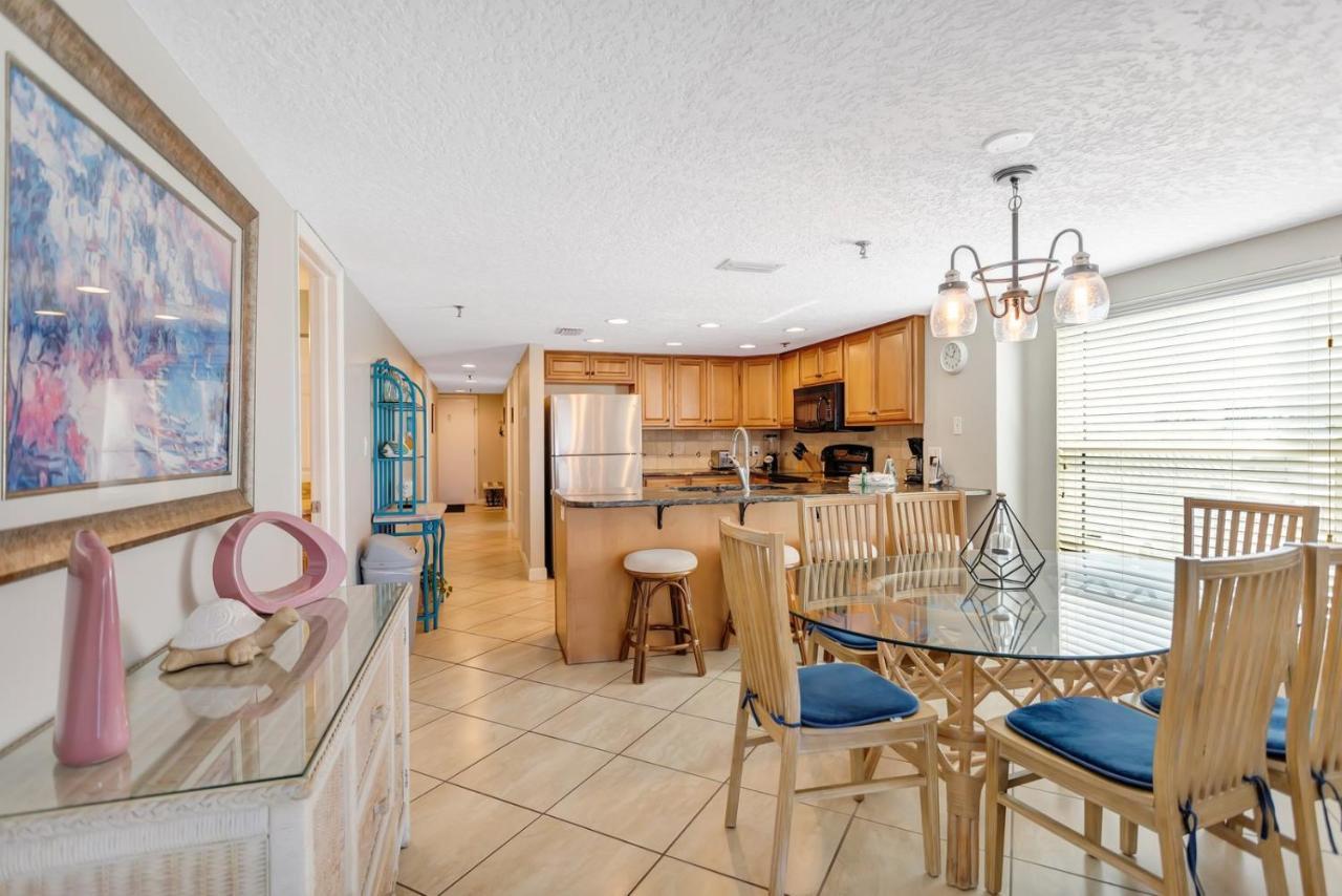 106 Beach Place Condos St. Pete Beach Exteriér fotografie