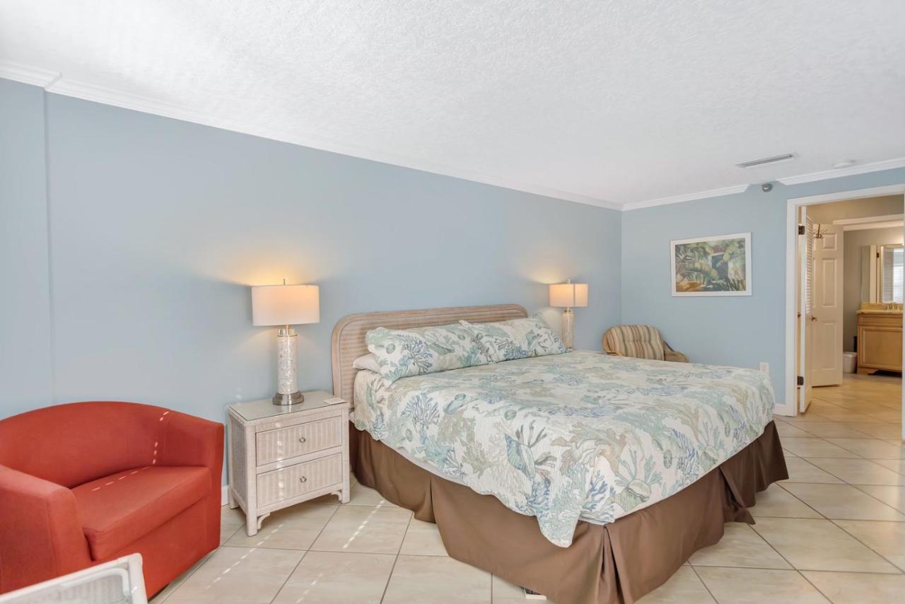 106 Beach Place Condos St. Pete Beach Exteriér fotografie